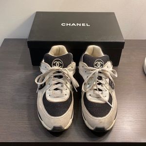 CHANEL - Interlocking CC Logo Athletic Sneakers